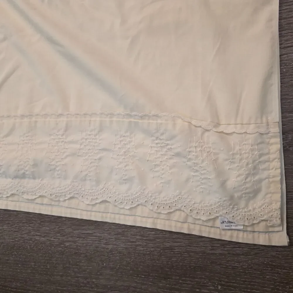 Vintage Fieldcrest Ivory King Flat Sheet 50/50 Fine Combed Percale Eyelet Lace